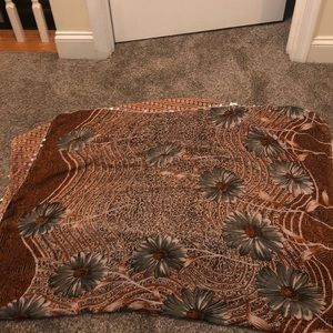 Unknown pretty scarf with sequins & trimon the hem